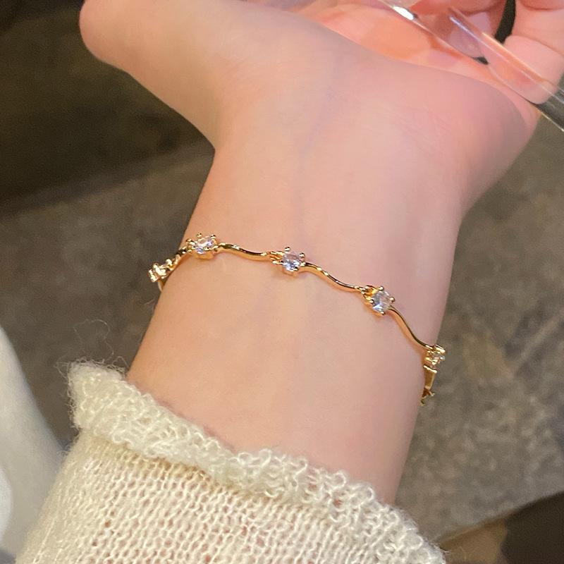 MJ05615 Diamond & Gold Bracelet