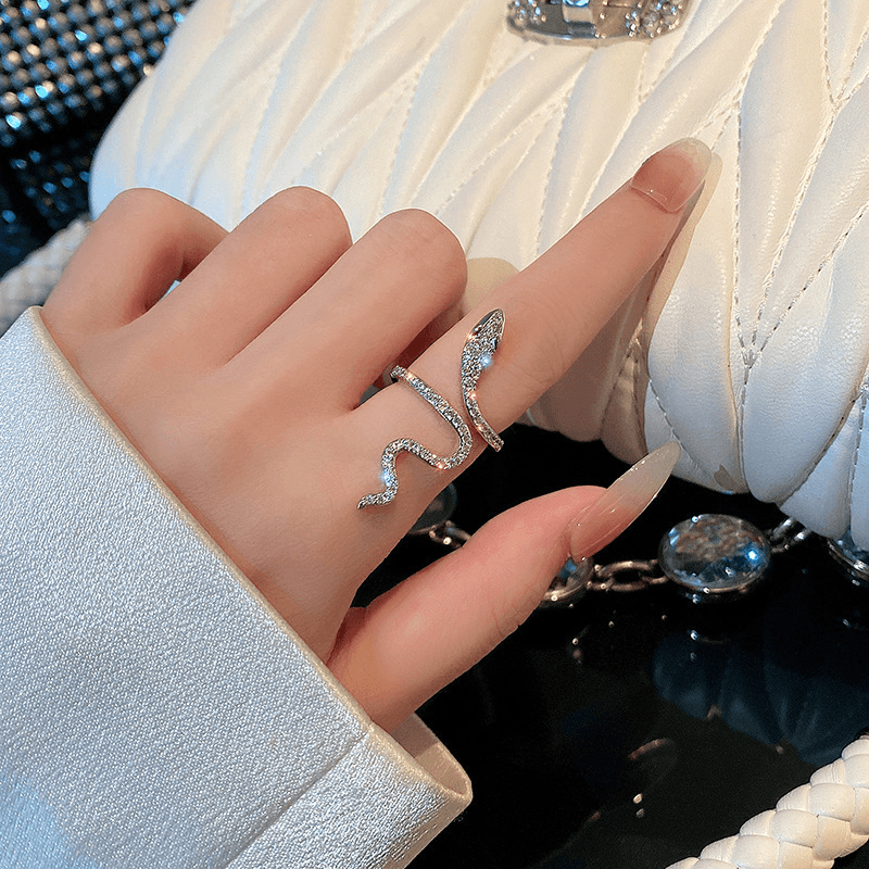 MJ02662 Snake Ring